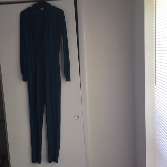 Long sleeve Gently used body suit - Picture 6 of 7